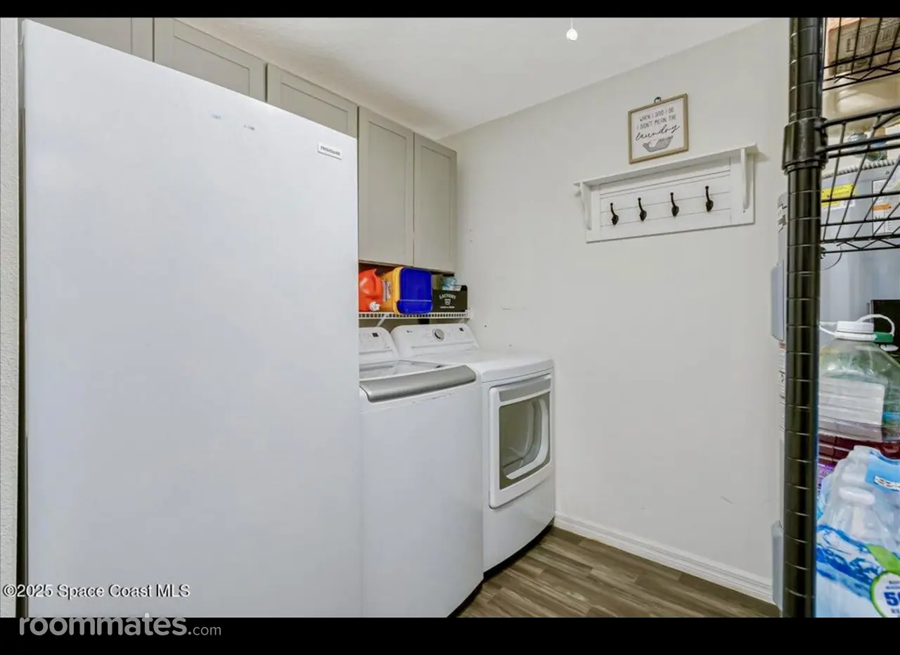 Profile photo 1 of 10