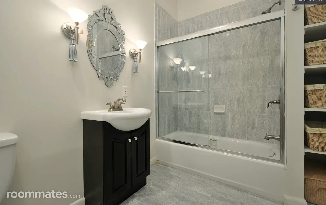 Profile photo 6 of 7