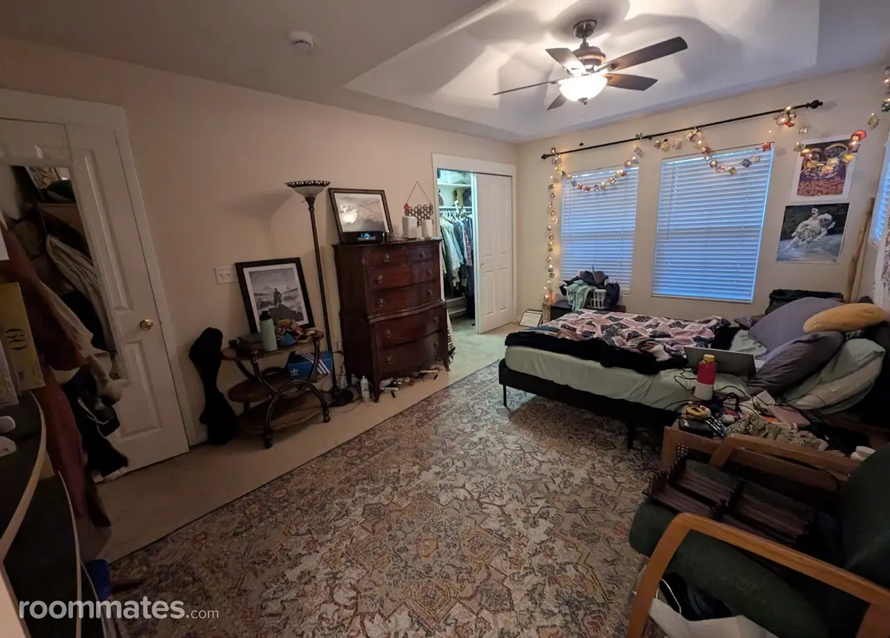 Profile photo 1 of 7