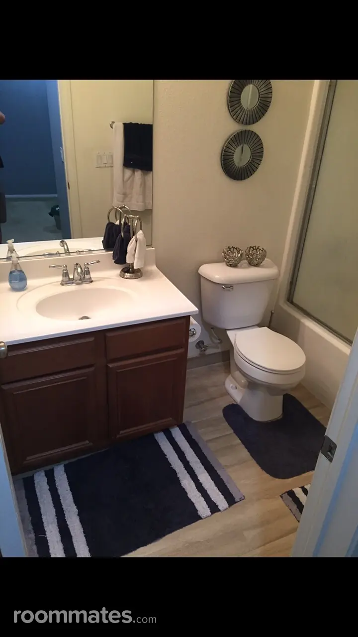 Profile photo 6 of 10