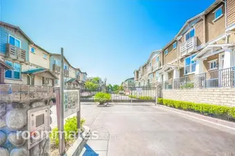 Room for rent in Pomona, CA $750, condo