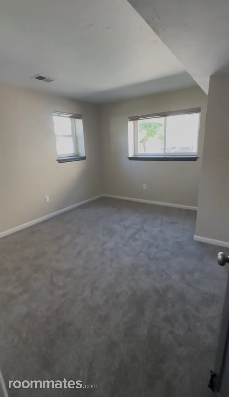 Profile photo 1 of 14