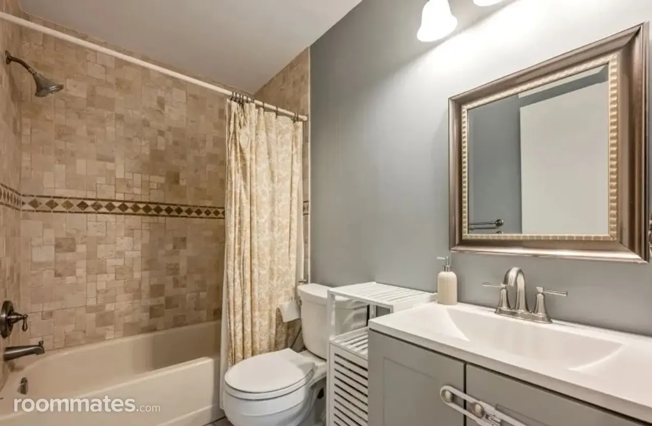 Profile photo 3 of 7