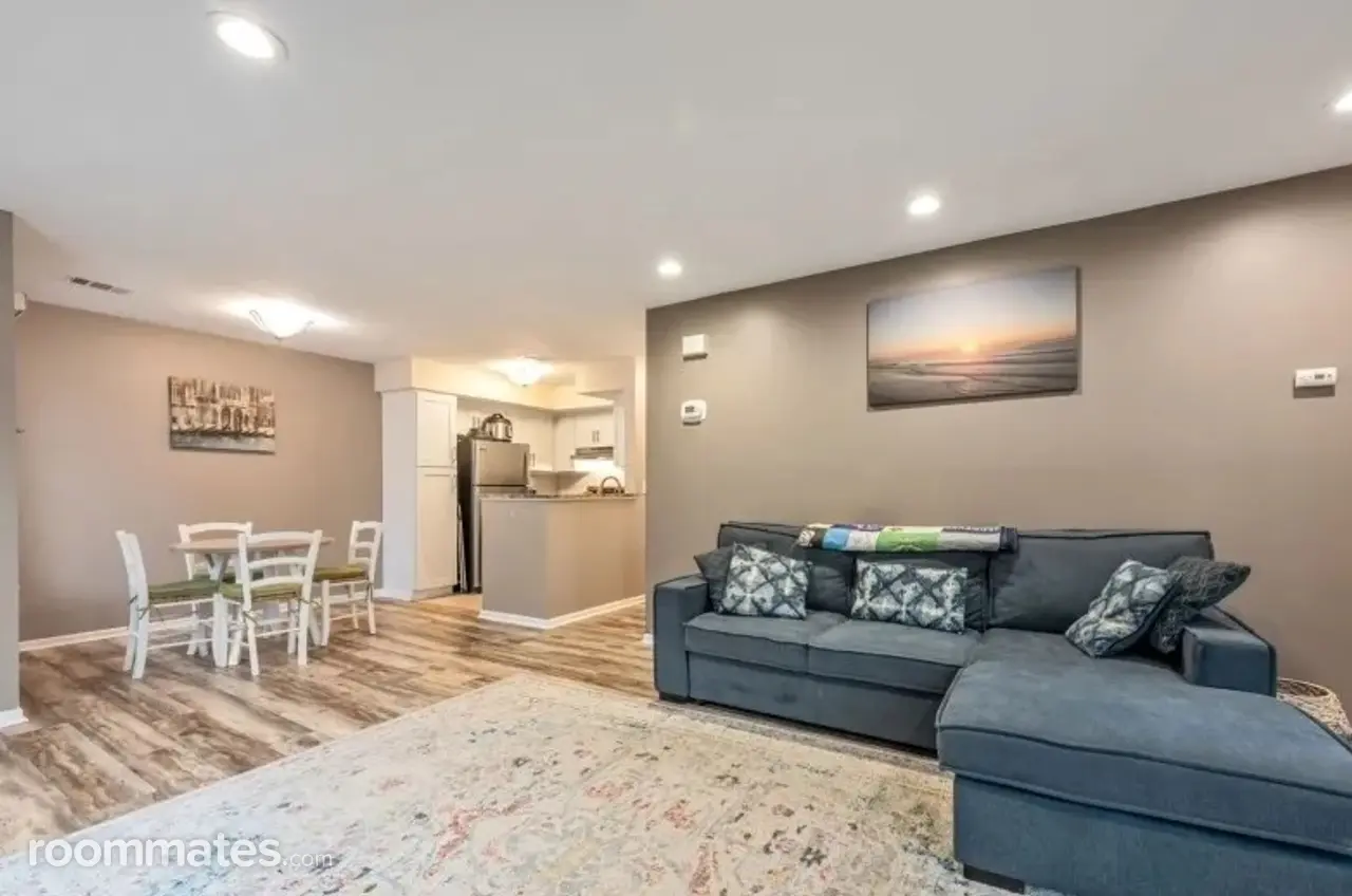 Profile photo 4 of 7