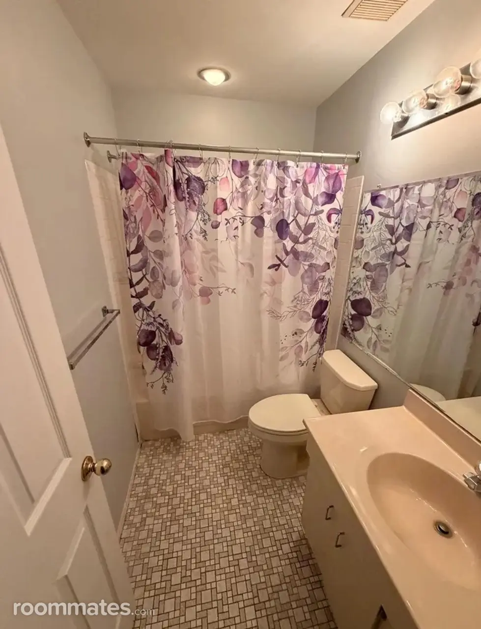 Profile photo 3 of 4