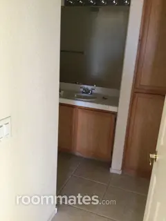 Room for rent in Las Vegas, NV $800, condo