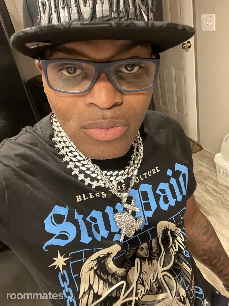 Profile photo 1 of 1