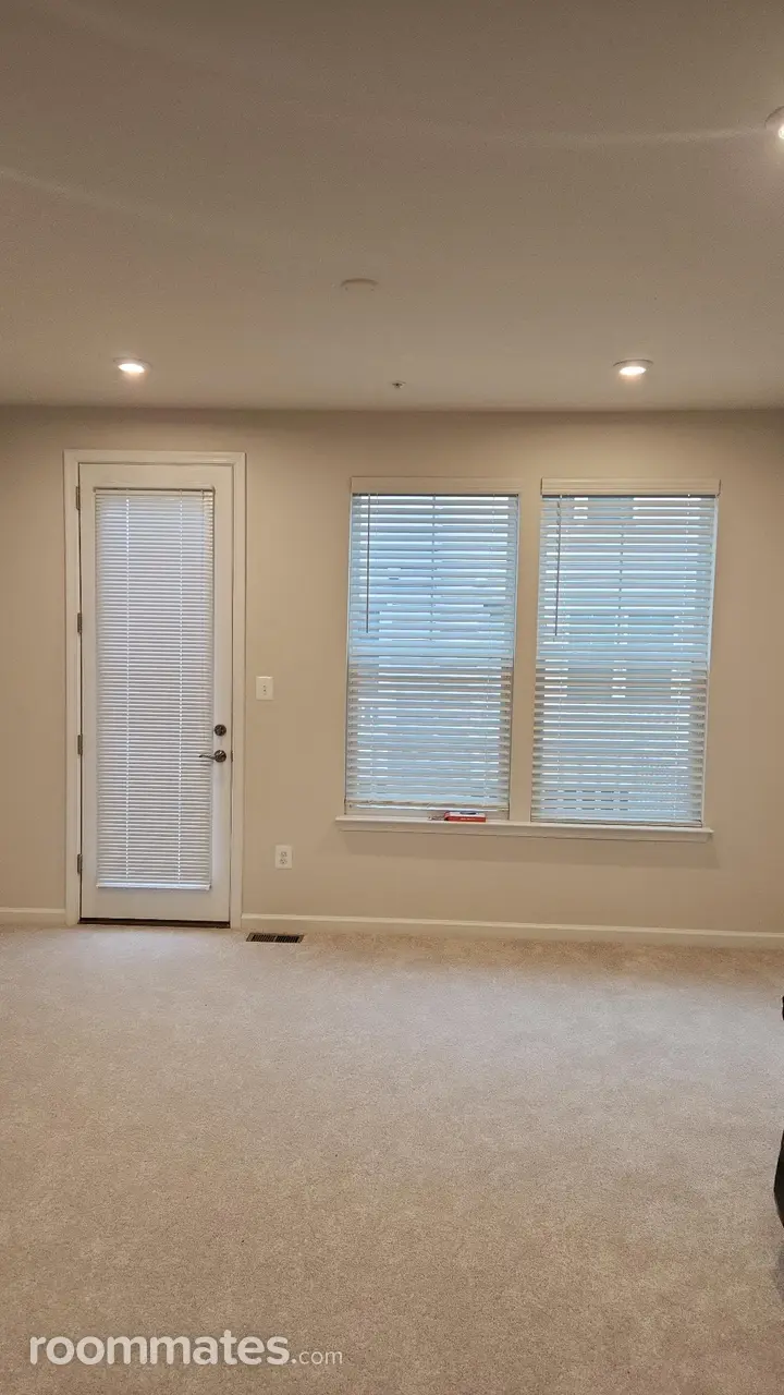 Profile photo 5 of 8