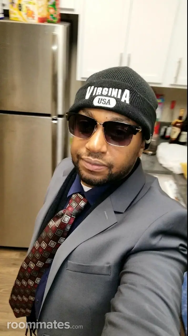 Profile photo 8 of 8