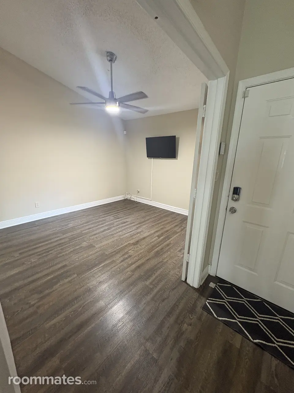 Profile photo 2 of 6