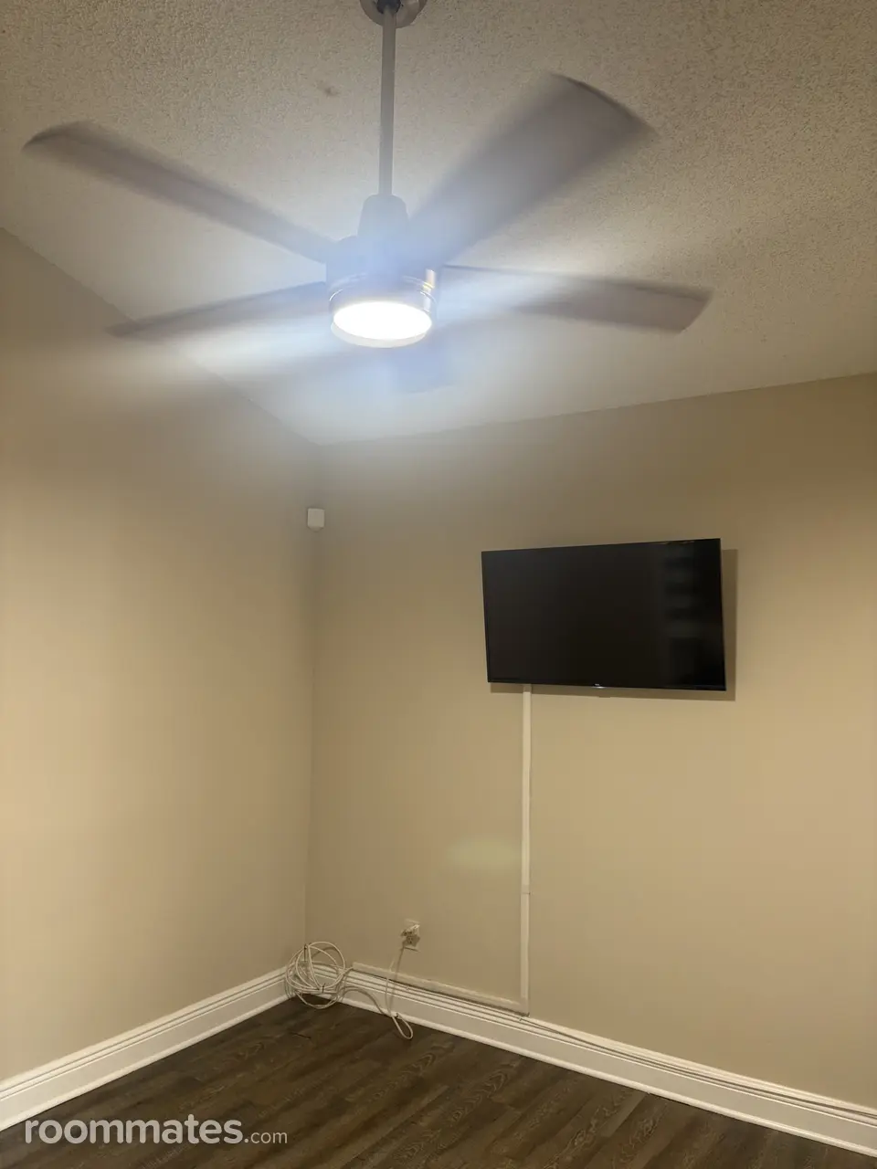 Profile photo 3 of 6