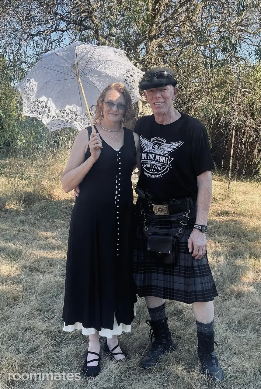 Profile photo 4 of 4