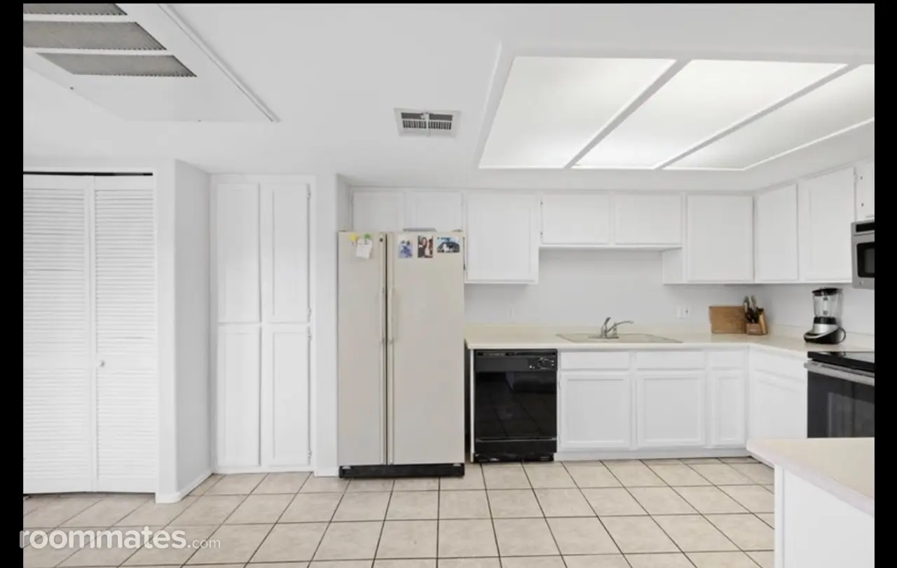 Profile photo 5 of 14