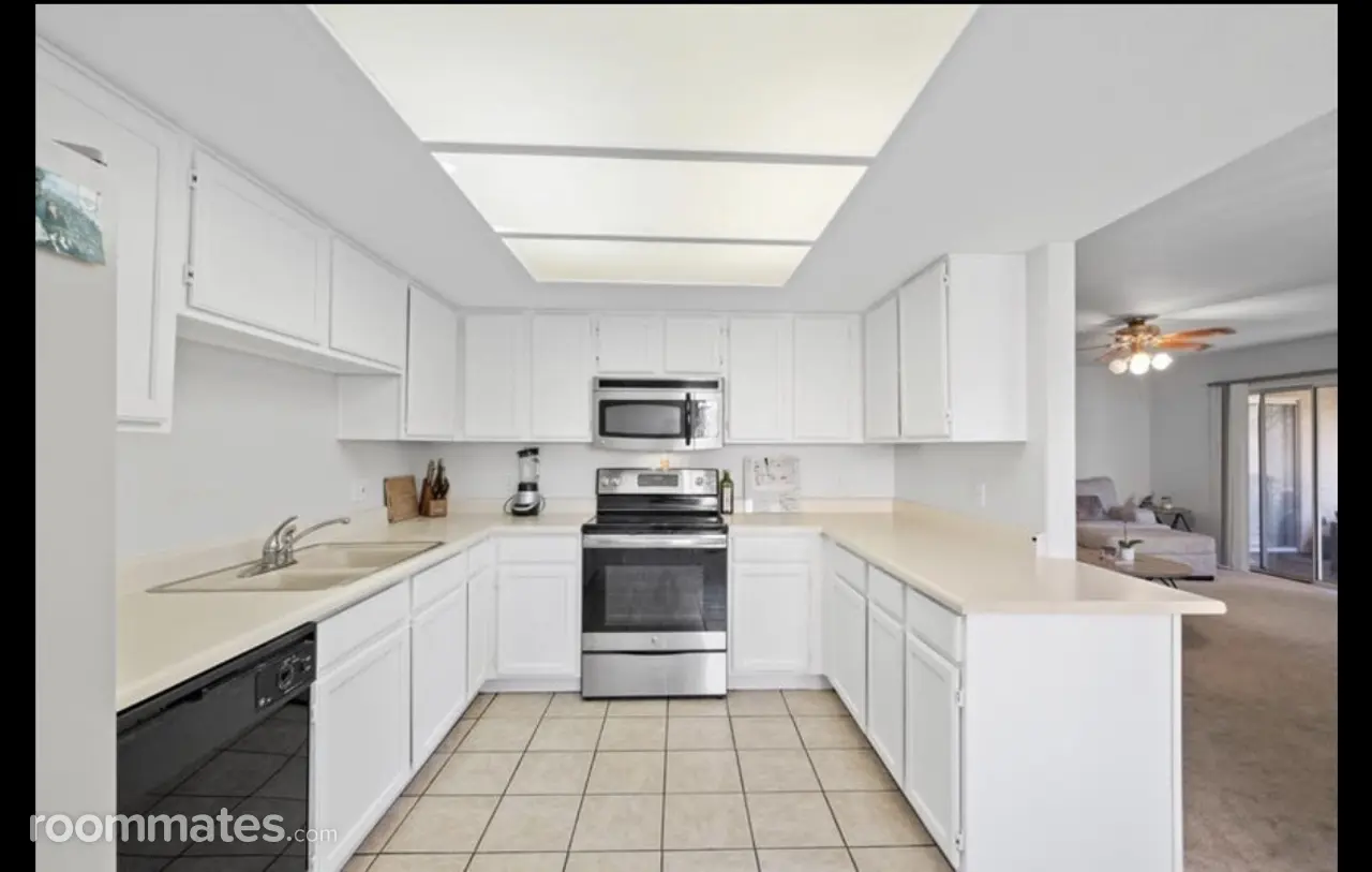 Profile photo 6 of 14