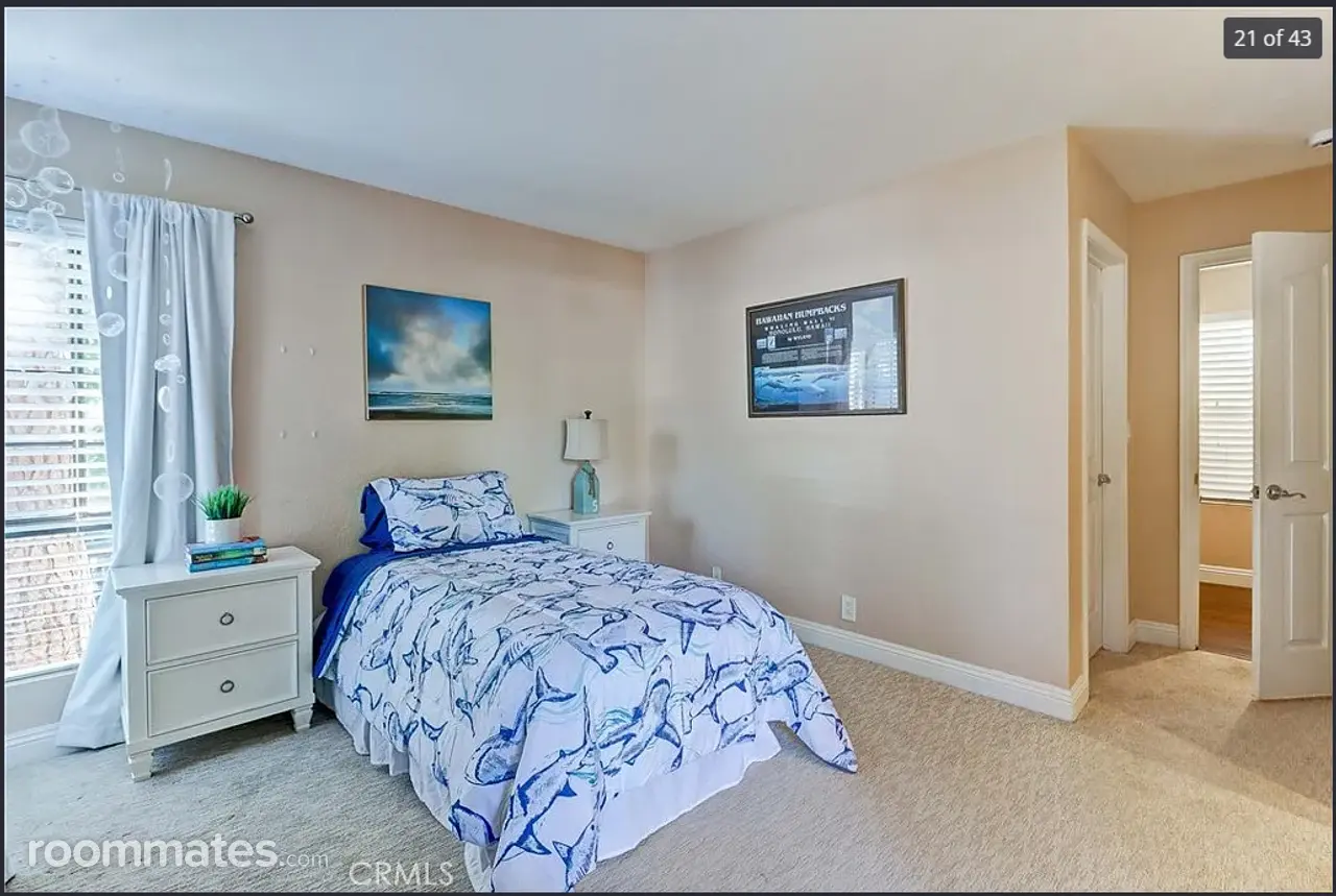 Profile photo 10 of 10