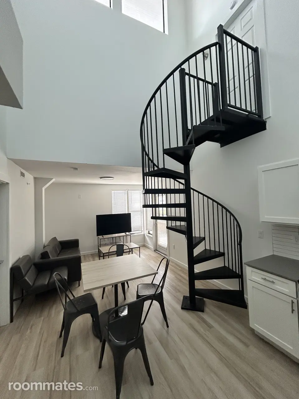 Profile photo 4 of 5