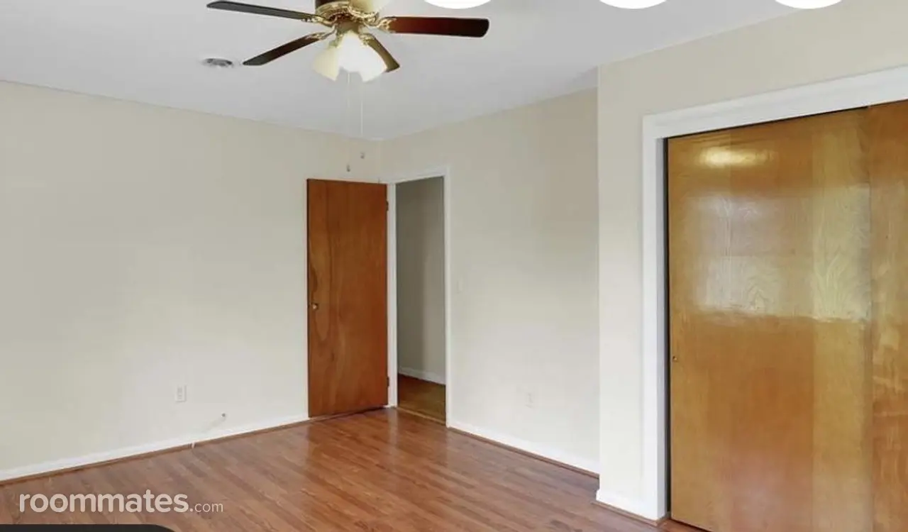 Profile photo 1 of 9