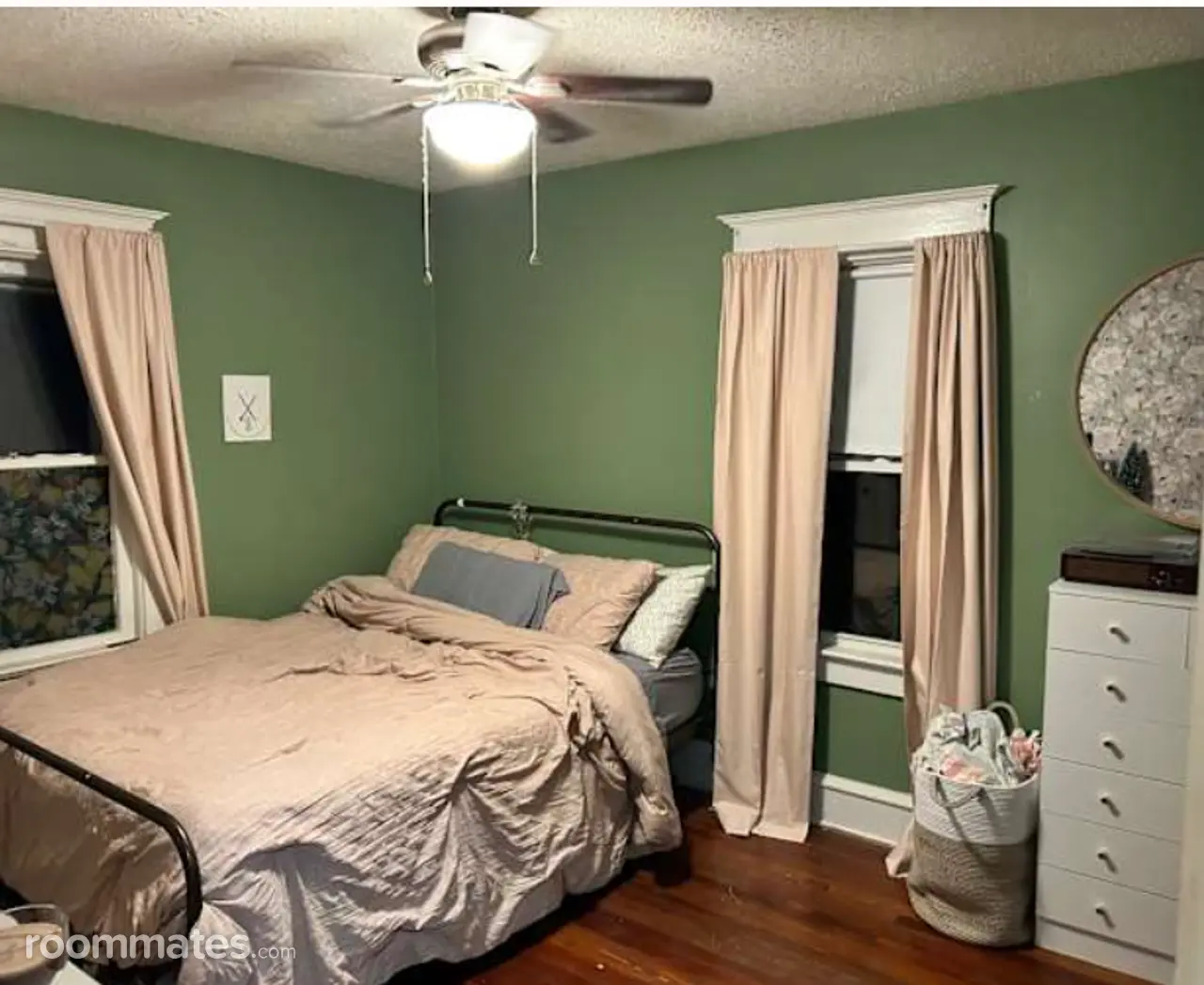 Profile photo 4 of 8