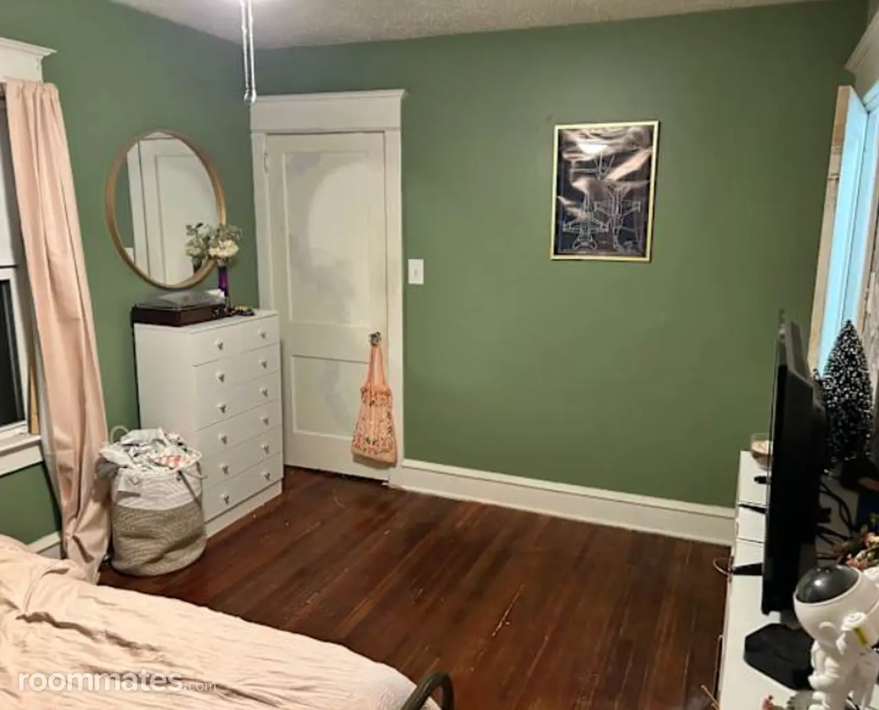 Profile photo 6 of 8