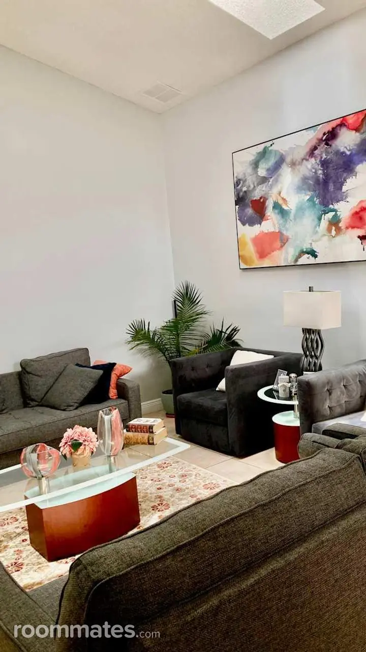 Profile photo 9 of 11