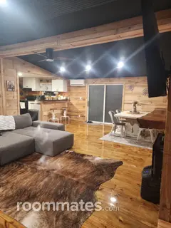 Room for rent in Hayes, VA $1000, house