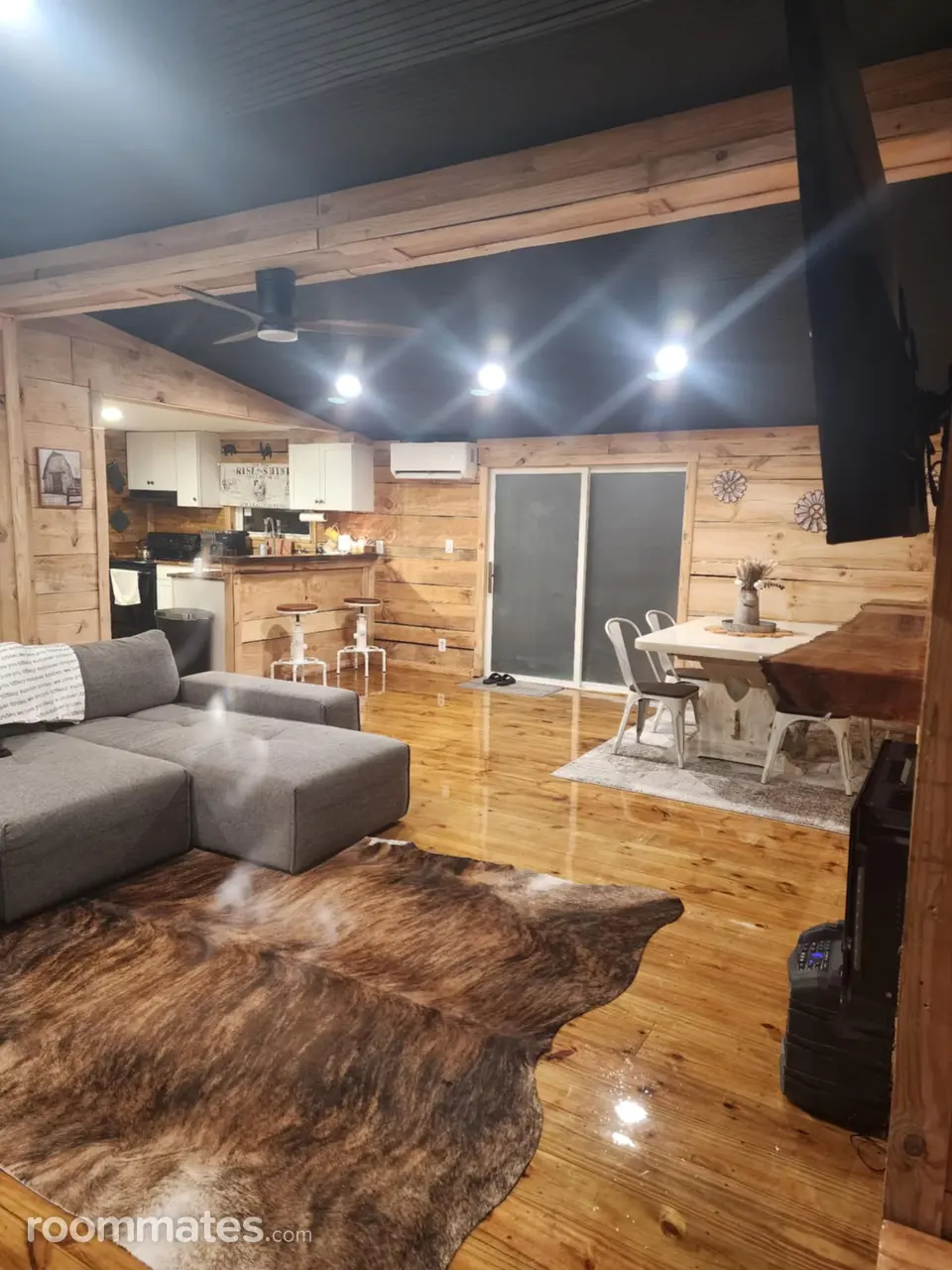 Profile photo 3 of 11