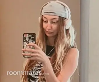 Roommate looking Papillion, NE, $2000