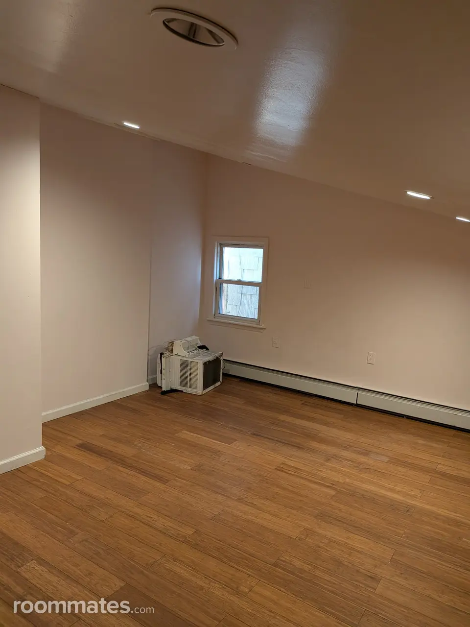 Profile photo 7 of 10