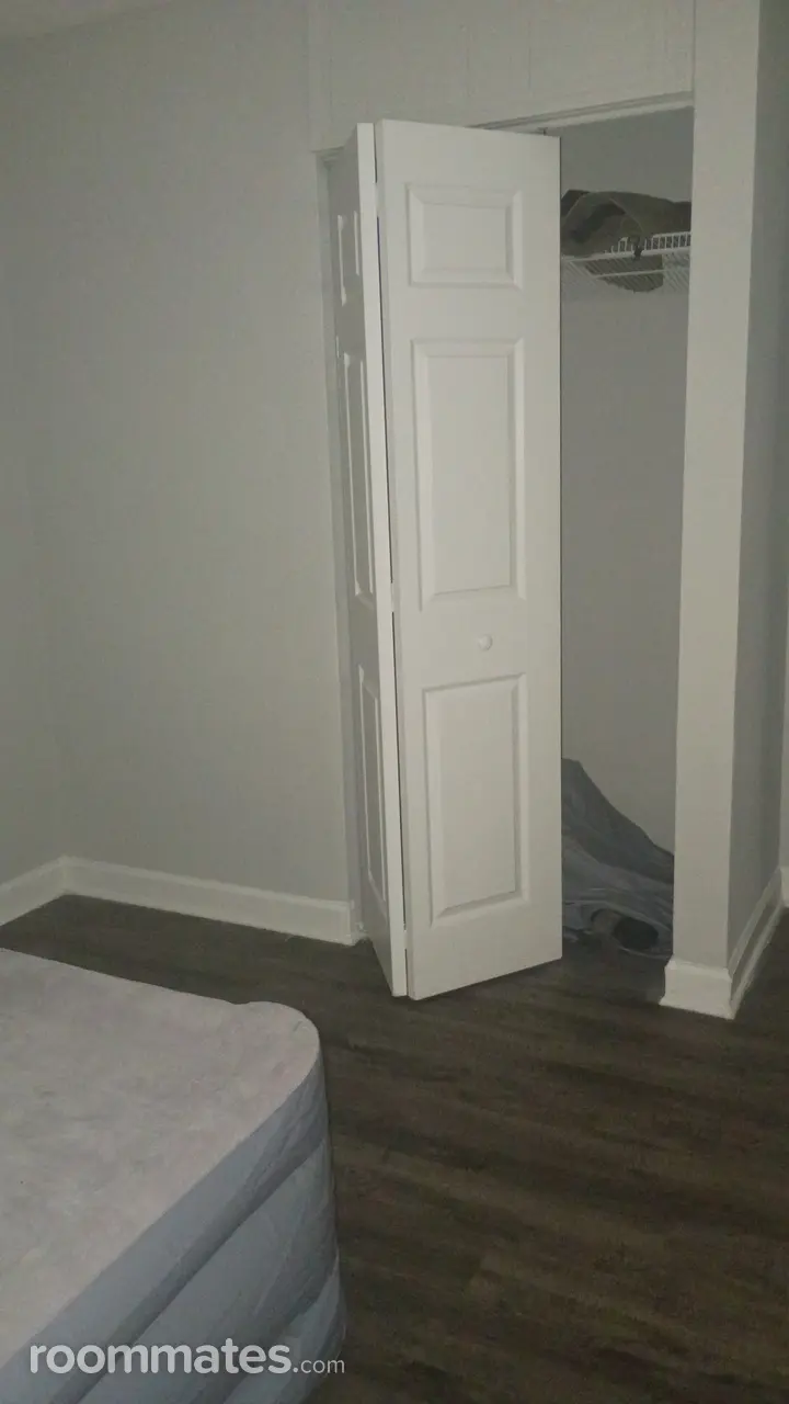 Profile photo 5 of 10