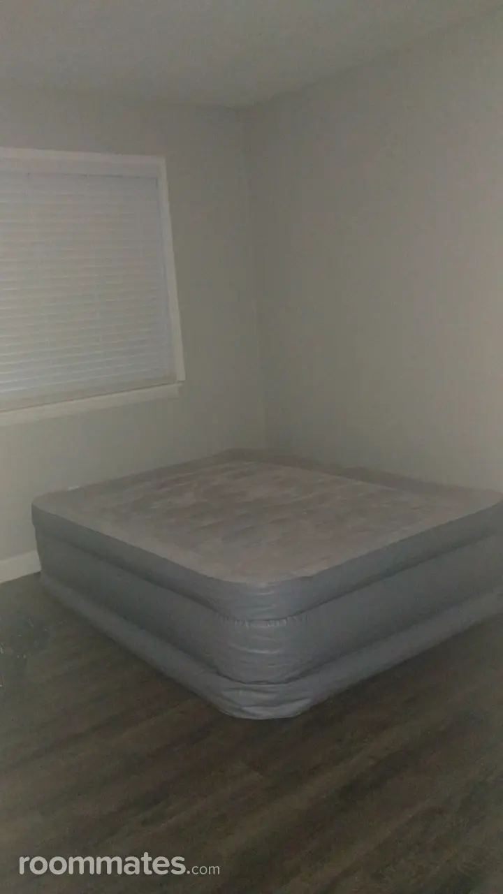 Profile photo 6 of 10