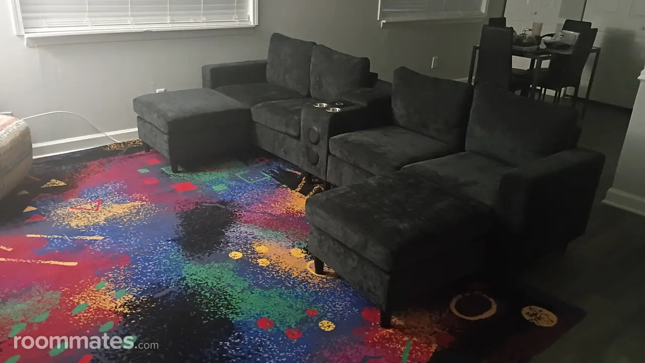 Profile photo 8 of 10