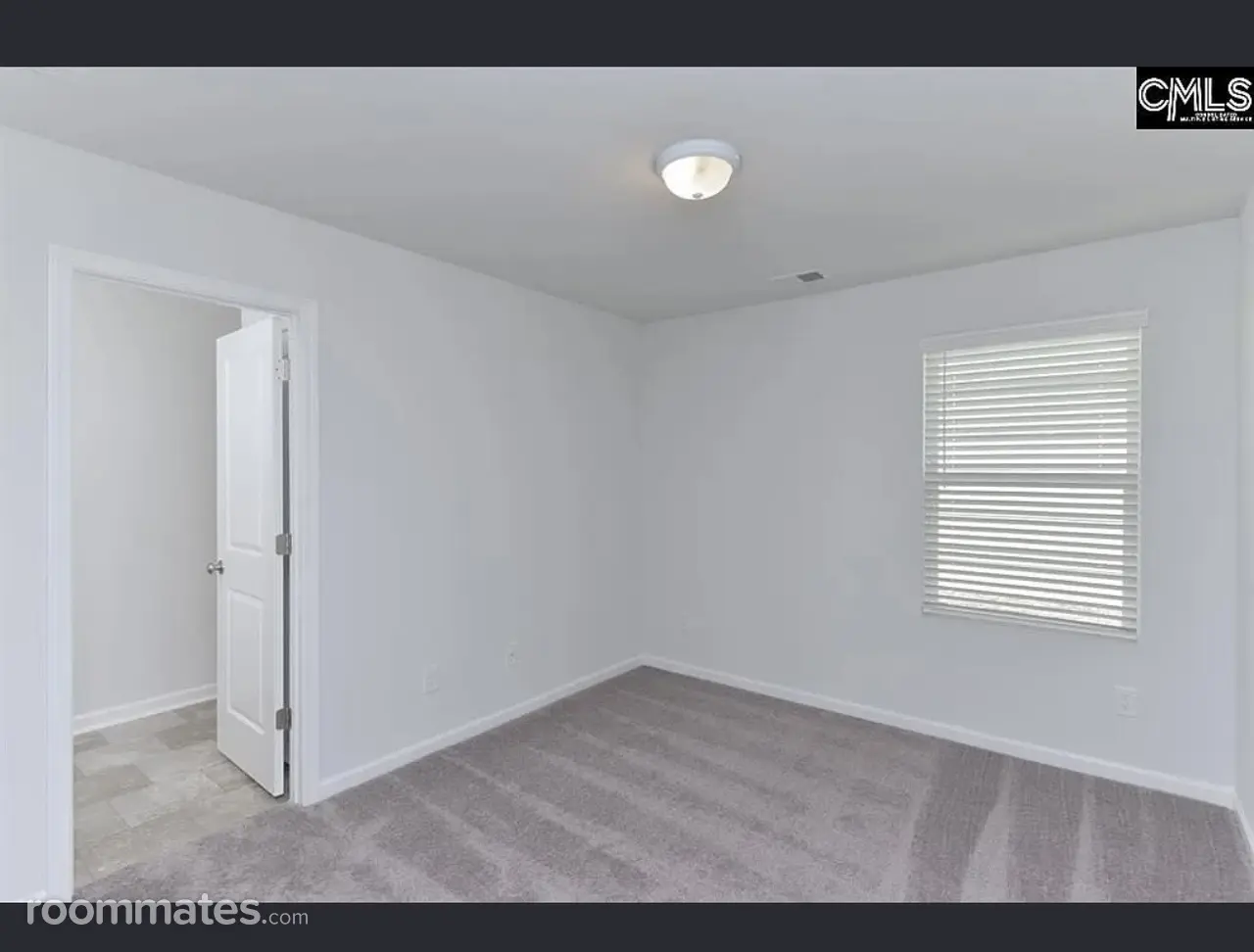 Profile photo 4 of 11