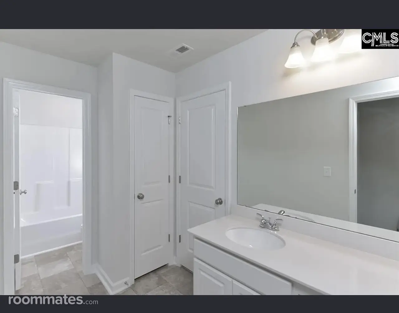 Profile photo 3 of 11