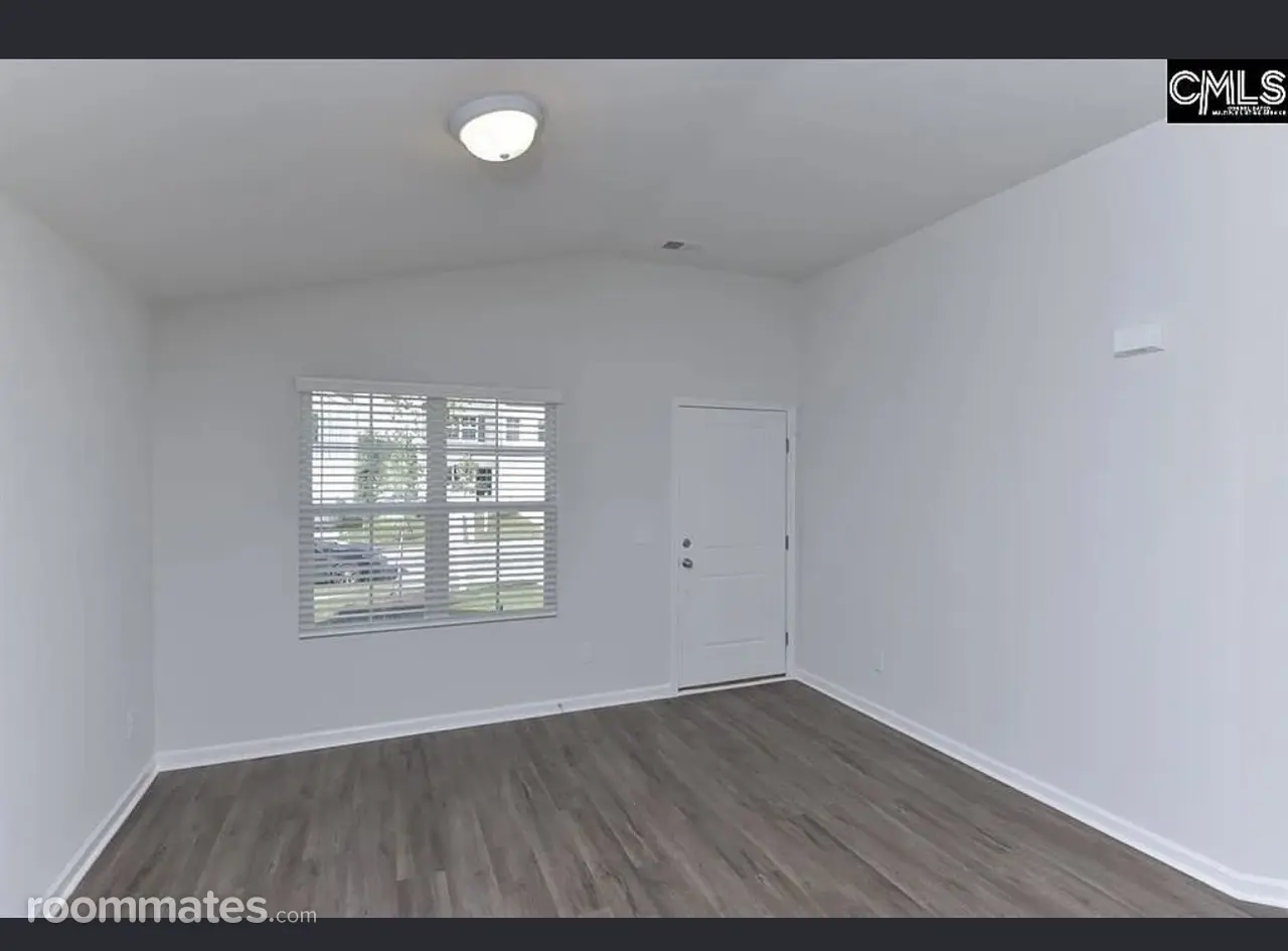 Profile photo 6 of 11