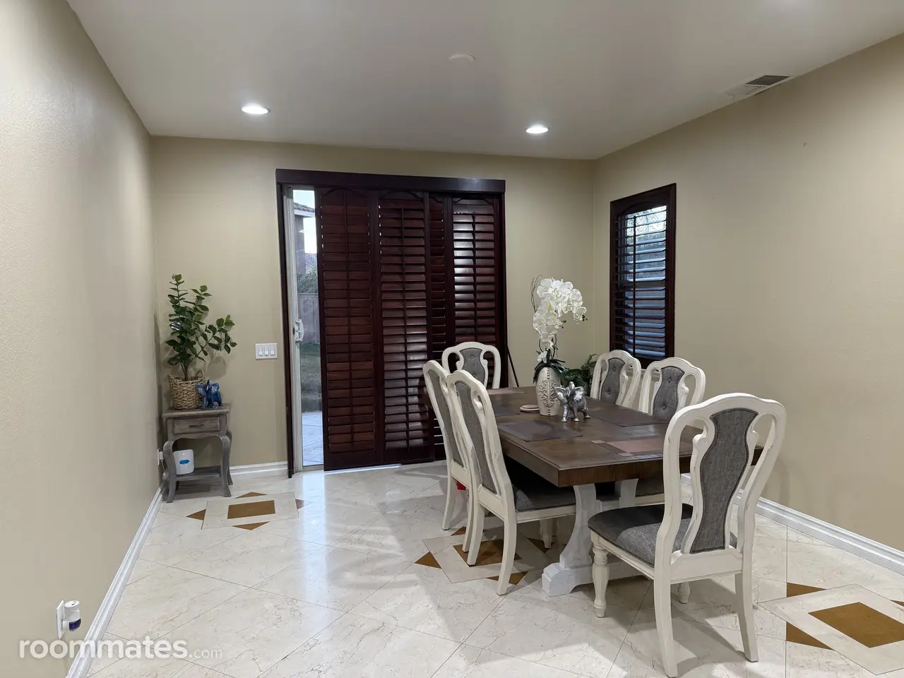 Profile photo 9 of 11