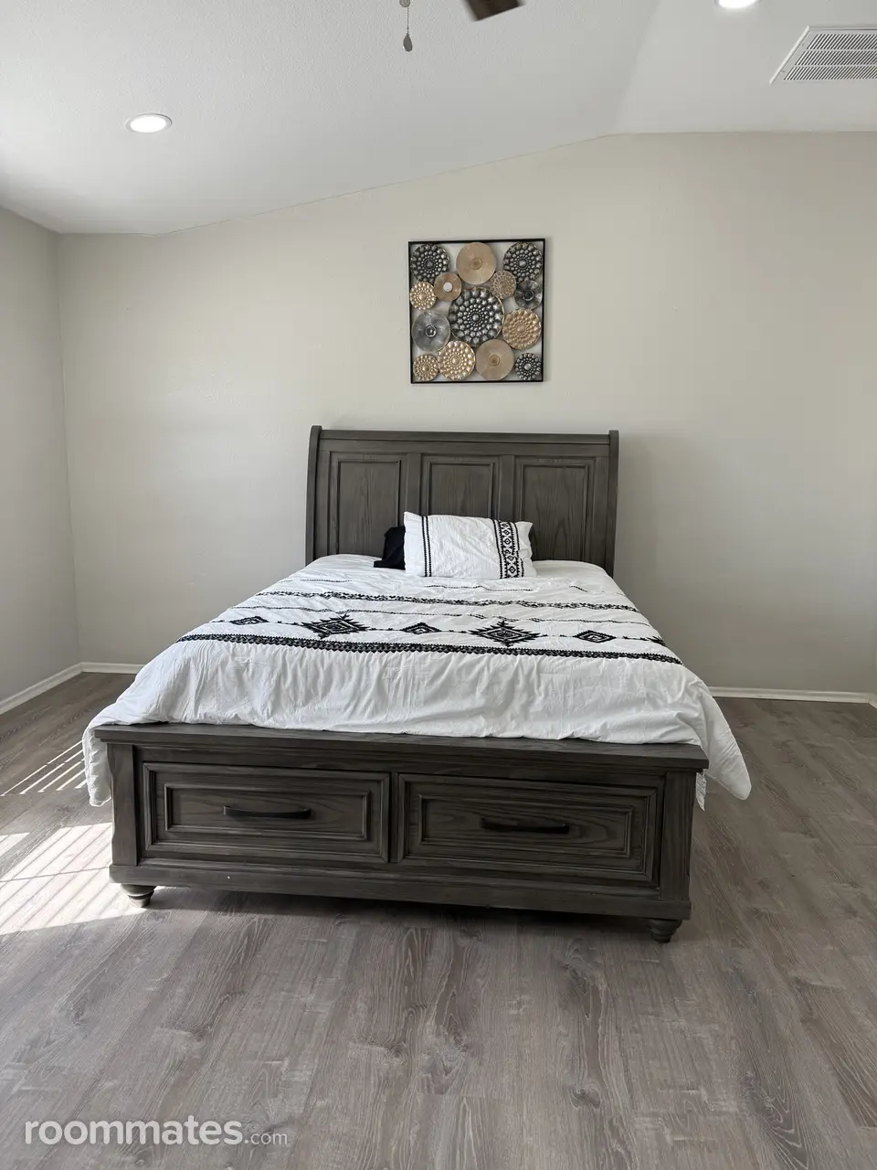 Room for rent in Perris, CA $1350, house