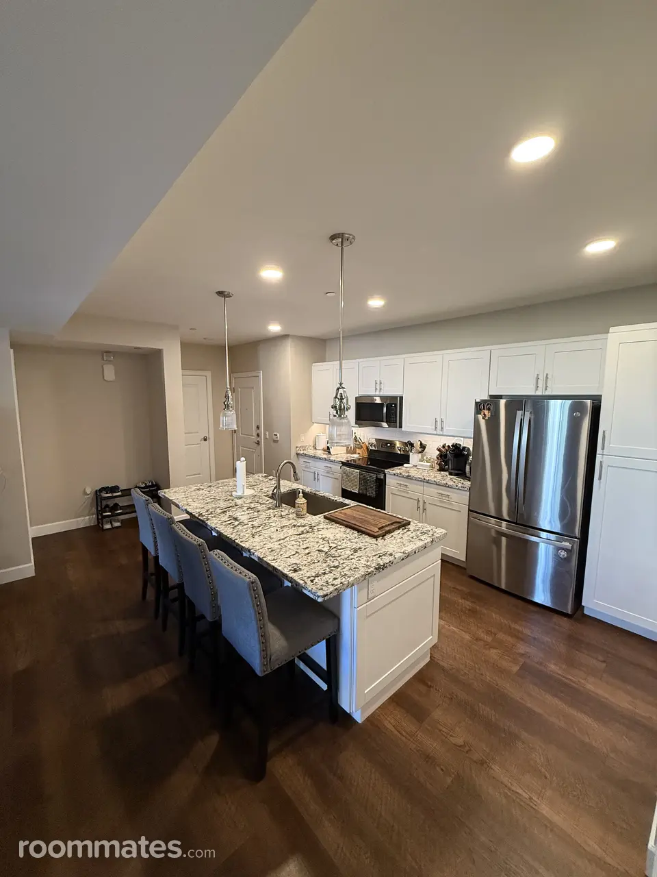 Profile photo 4 of 11