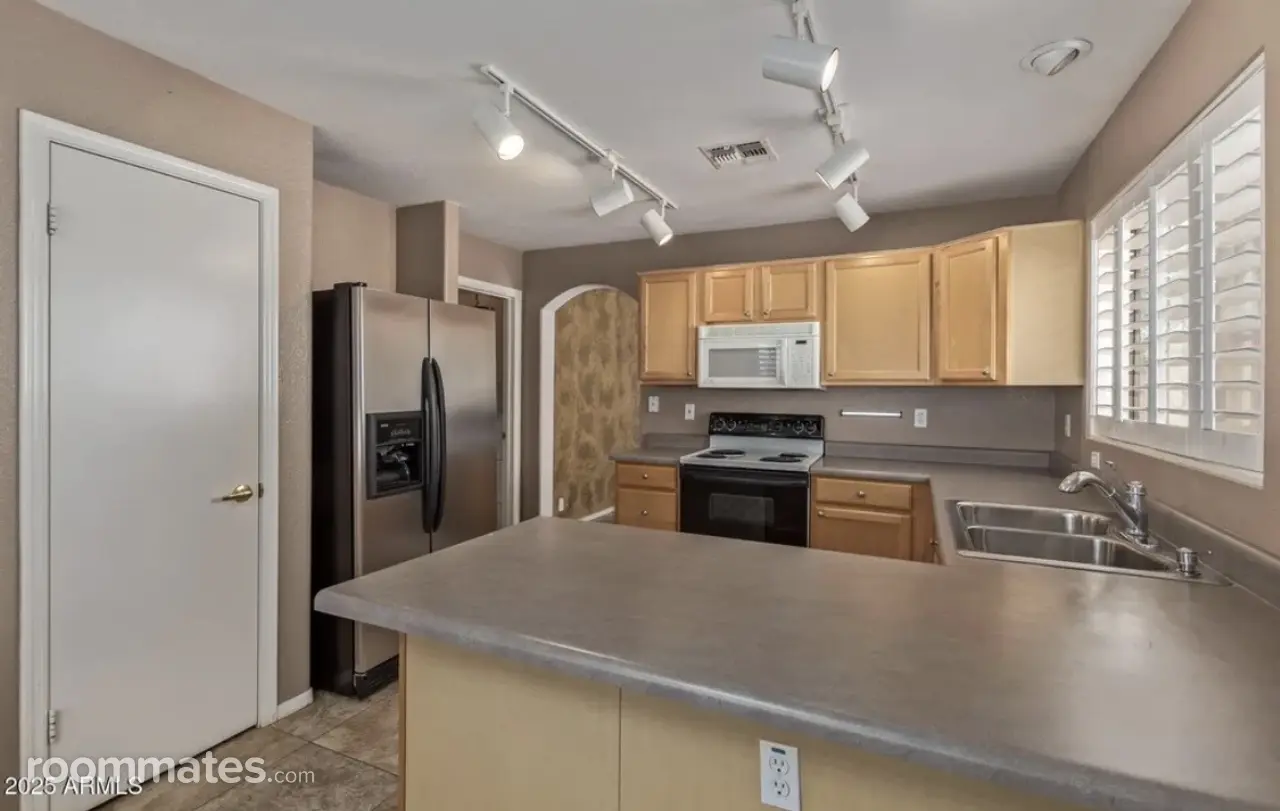 Profile photo 1 of 5