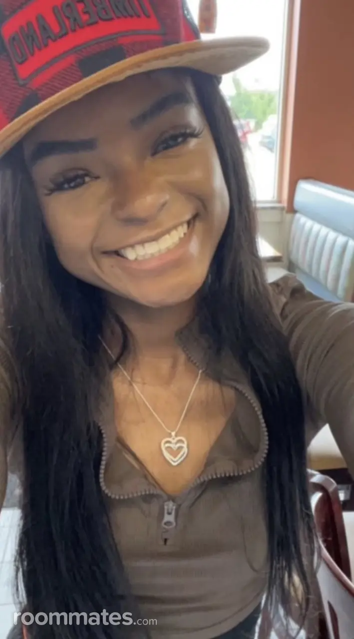 Profile photo 3 of 4