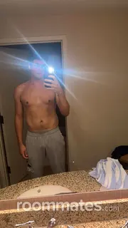 Roommate looking Virginia Beach, VA, $1400