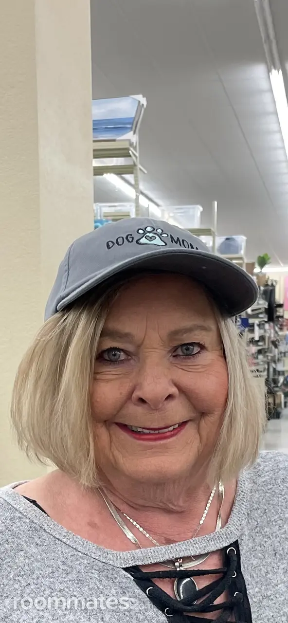 Profile photo 8 of 8