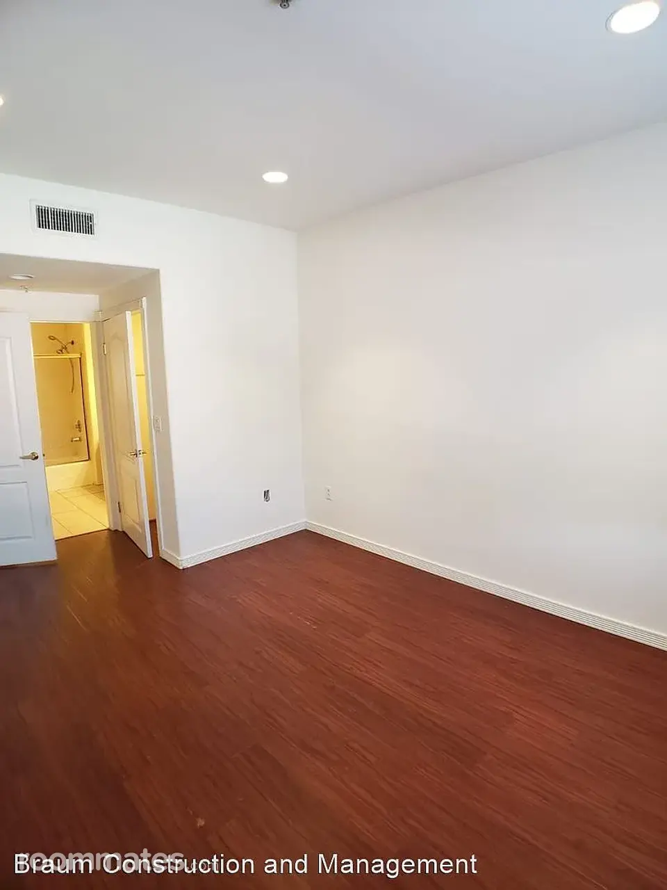 Profile photo 1 of 10