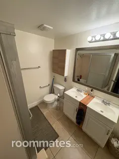 Room for rent in Anaheim, CA $970, house