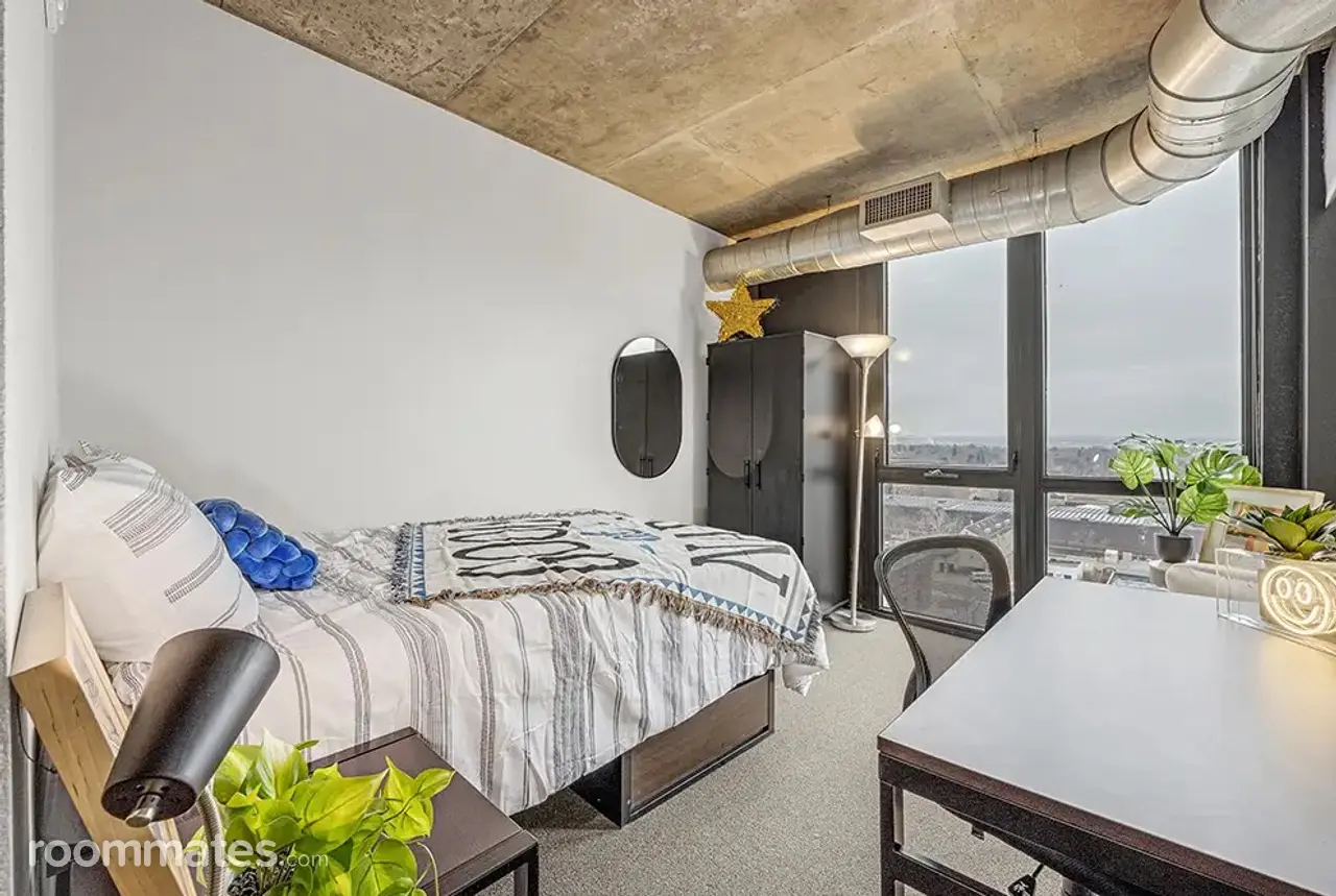 Profile photo 5 of 8