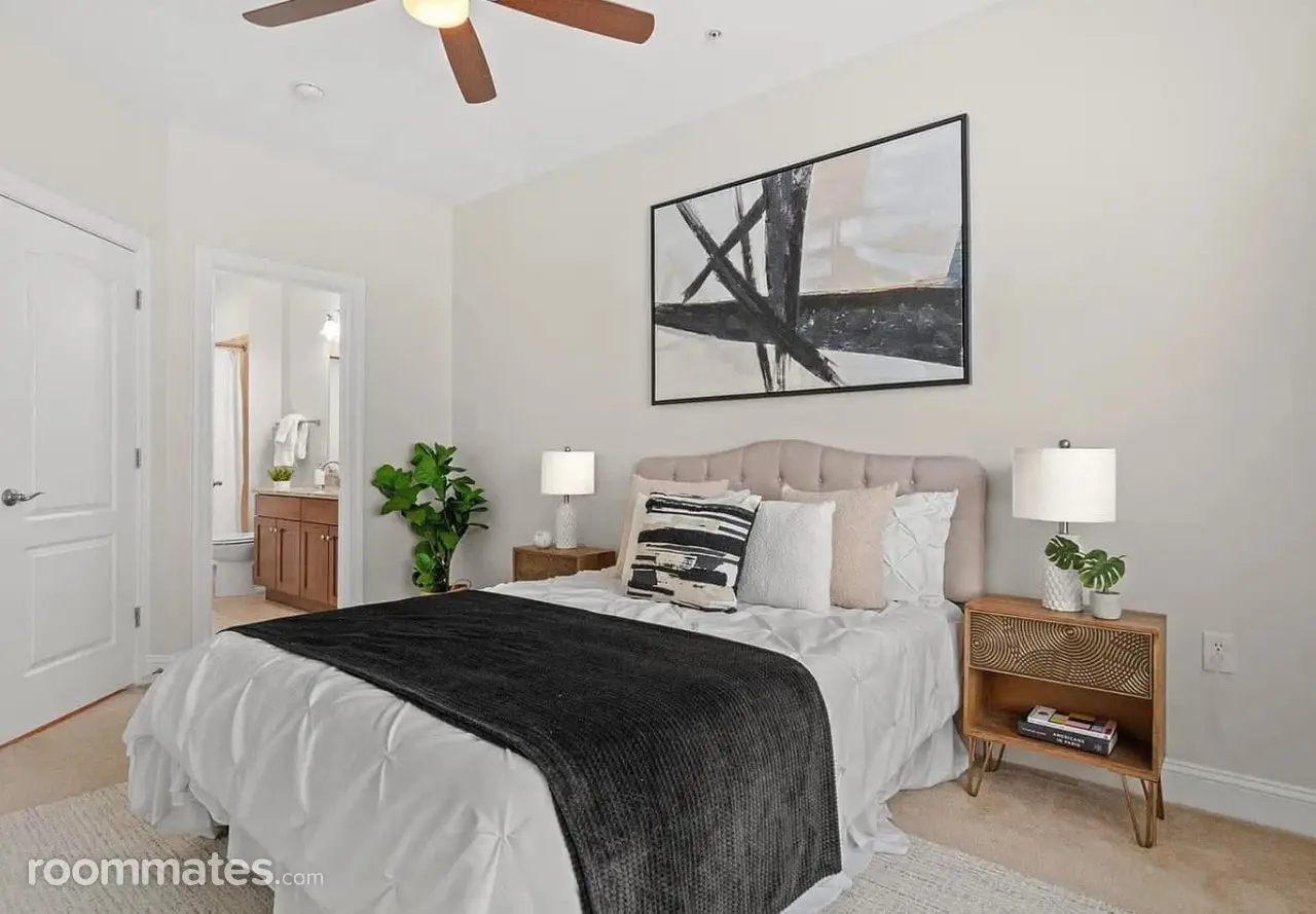 Profile photo 5 of 9