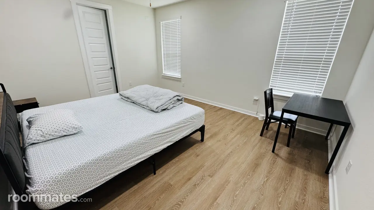 Profile photo 6 of 11