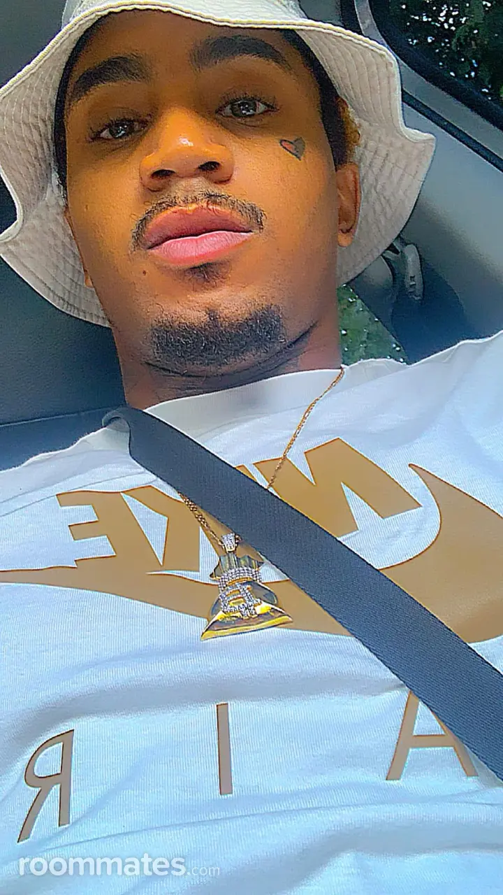 Profile photo 1 of 1