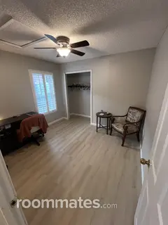 Room for rent in Jacksonville, FL $800, house