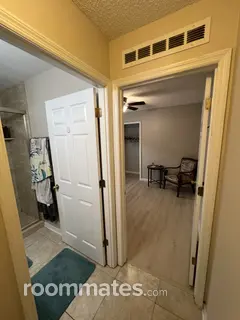 Room for rent in Jacksonville, FL $800, house