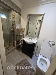 Room for rent in Thousand Oaks, CA $1395, house